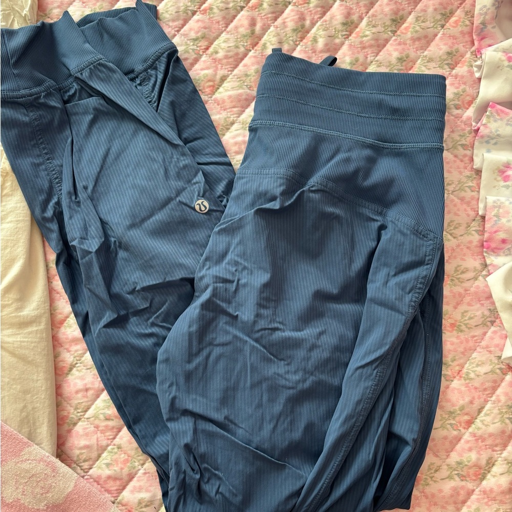 Blue lululemon joggers size 6
